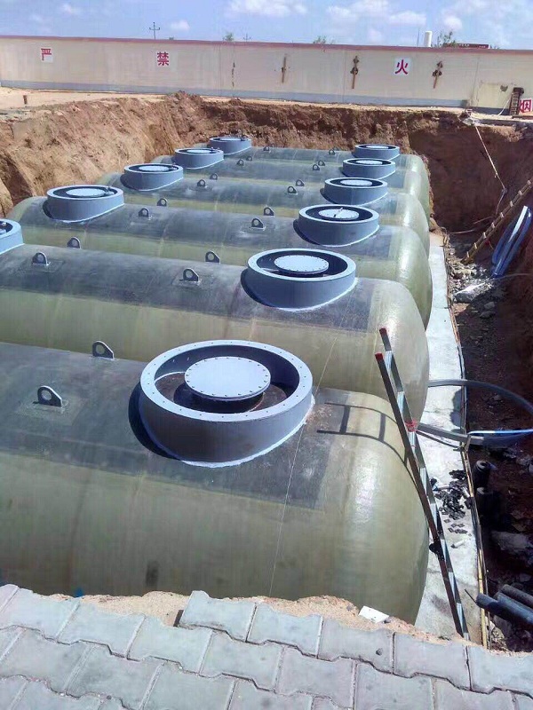 陜西雙層油罐客戶安裝現(xiàn)場